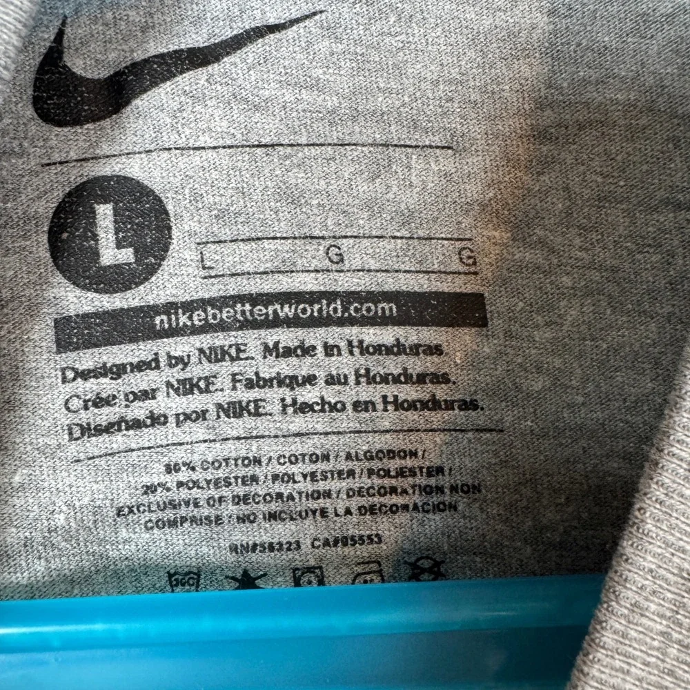 Nike‎ T-Shirt Gray Swoosh Graphic Boys L Short Sleeve Crew Neck Tee Athletic